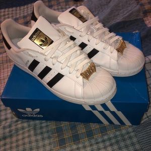 Adidas superstar (adidas,Nike,Jordan,puma)